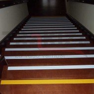 Protizdrsni trakovi ProžniBG 50mm x 18,3m Protizdrsni trakovi ProžniBG 50mm x 18,3m